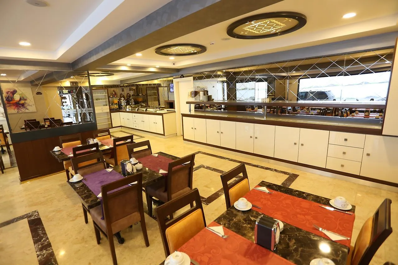 Life Corner Hotel Izmir 4*,
